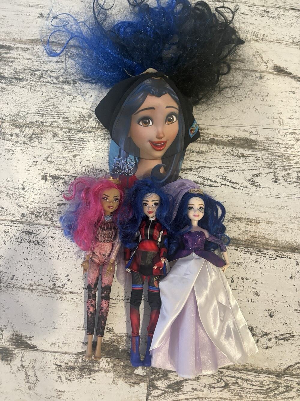 Descendants Disney Doll Lot Of 3 With New Hat